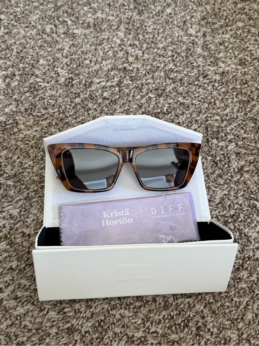 NWT Krista Horton x DIFF Brown Tortoiseshell Sunglasses